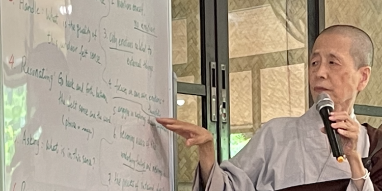 Applying Eugene Gendlin’s Focusing for Buddhist Community: Bridging Therapeutic and Contemplative Traditions